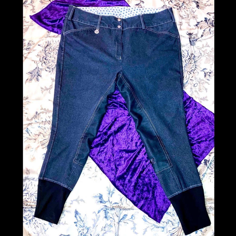 SmartPak Breeches Navy Size 40. Runs REALLY small